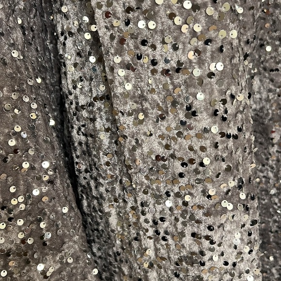 Gorgeous silver sequin ball gown, NEVER WORN! - Picture 2 of 9